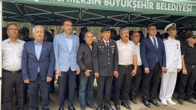 Mersin'de jandarmadan şehitlik ziyareti