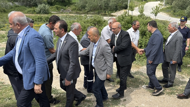 TBMM Zirai Don Olayını Araştırma Komisyonu üyeleri, Bolu'da ceviz bahçesini inceledi