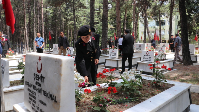Burdur'da jandarmadan şehitlik ziyareti