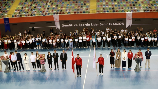 Trabzon'da okul sporları ödül töreni düzenlendi