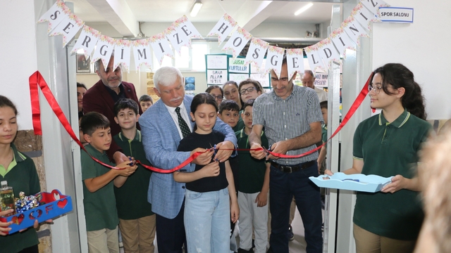Of'ta Mikdat Sarıalioğlu Ortaokulu yıl sonu sergisi açıldı