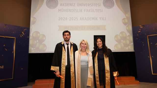 Akdeniz Üniversitesi Mühendislik Fakültesinde mezuniyet töreni düzenlendi