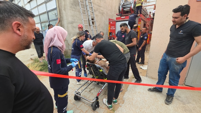 Bursa'da talaş emme makinesine bacakları sıkışan işçi yaralandı