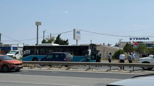 Çorlu'da halk otobüsünde çıkan yangın söndürüldü