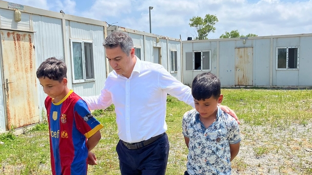 Bafra Kaymakamı Altınpınar, mevsimlik tarım işçilerini ziyaret etti