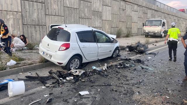 Kastamonu'da üç aracın karıştığı trafik kazasında 9 kişi yaralandı
