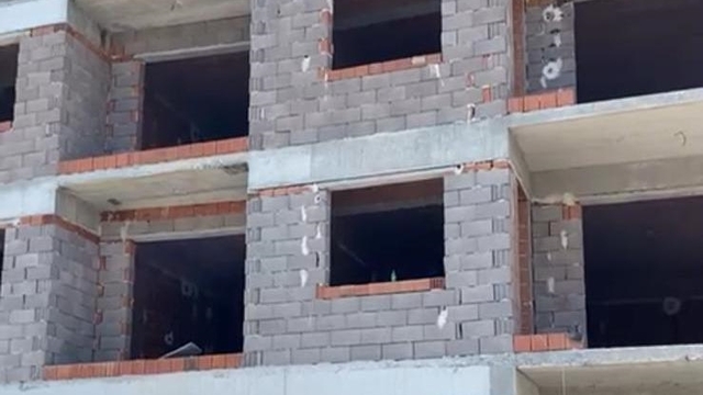 Manisa'da inşaattan düşen işçi hayatını kaybetti