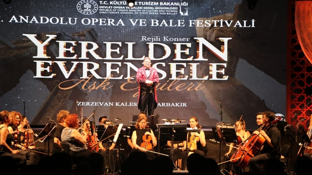 Tarihi Zerzevan Kalesi'nde 'Yerelden Evrensele Aşk Ezgileri' konseri