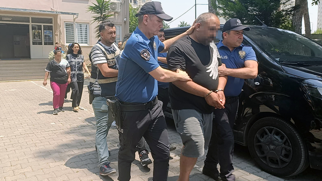 Ürün almak için adreslerine çağırdıkları 13 satıcıyı dolandıran 4 şüpheli tutuklandı