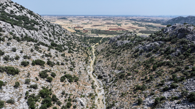 Pisidya'yı Pamfilya'ya bağlayan antik döşeme yol, ziyaretçilerini tarihte yolculuğa çıkarıyor