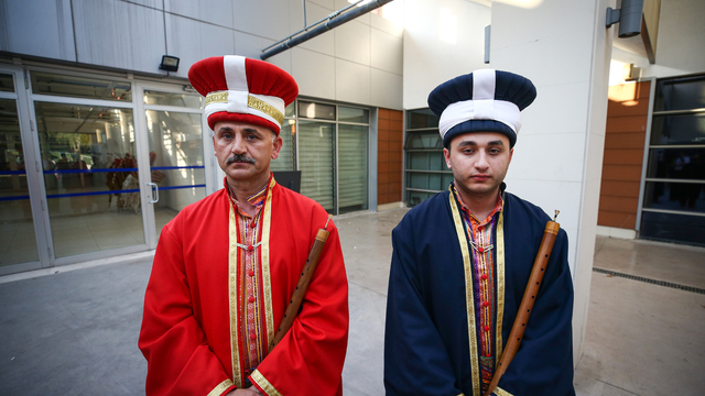 Babalar ve oğulları aynı mehter takımında omuz omuza görev yapıyor