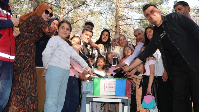 Erzurum'da 'dijital detoks' pikniği; cep telefonları 4 saatliğine kapatıldı