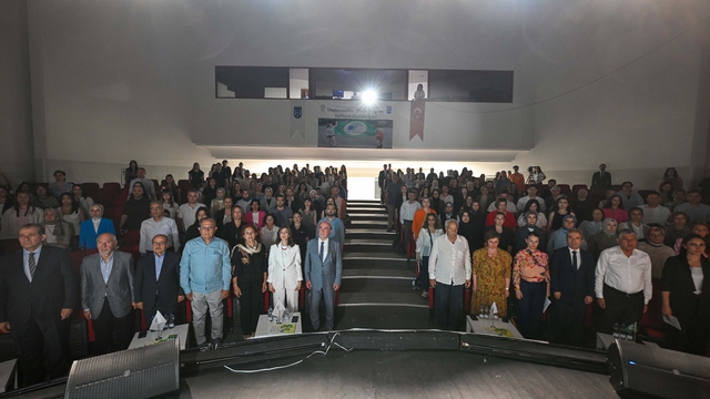 TÜRÇEV, Uluslararası Eko-Okullar Programı Yeşil Bayrak Ulusal Ödül Töreni düzenledi