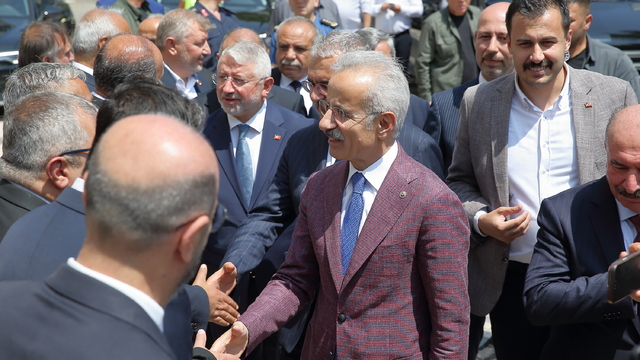 Ulaştırma ve Altyapı Bakanı Uraloğlu, Çorum'da ziyaretlerde bulundu