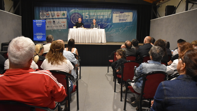 Trabzon'da "15. Uluslararası Sanat Günleri" söyleşilerle devam etti