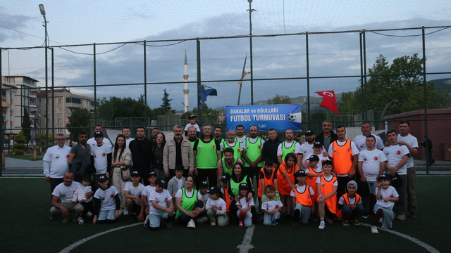 Tokat'ta özel gereksinimli çocuklar babalarıyla futbol maçı yaptı