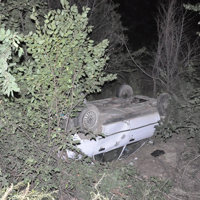 Yozgat'ta otomobilin şarampole devrilmesi sonucu 4 kişi yaralandı