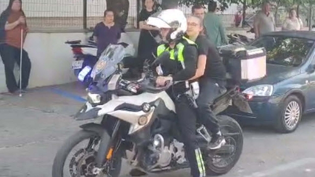 Çanakkale'de sınava geç kalan öğrencileri polisler yetiştirdi