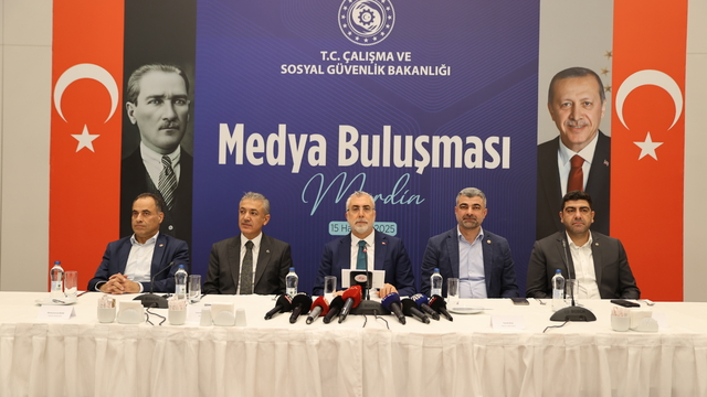 Çalışma ve Sosyal Güvenlik Bakanı Işıkhan, Mardin'de "Medya Buluşması" programında konuştu: