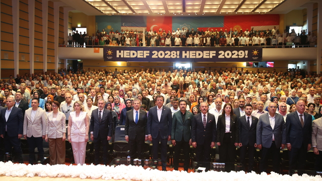 AK Parti Genel Başkan Yardımcısı Zeybekci, Denizli'de konuştu: