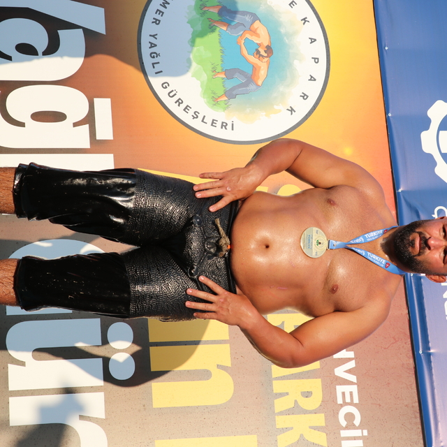 17. Sekapark Altın Kemer Yağlı Güreşleri'nde Orhan Okulu başpehlivan oldu