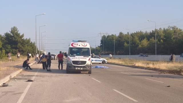 Antalya'da otomobil ile çarpışan motosikletin sürücüsü öldü