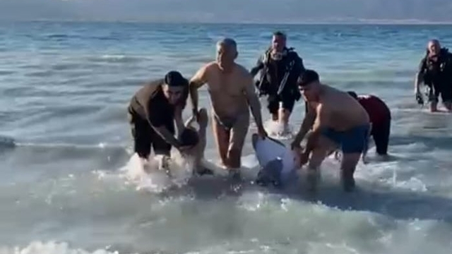 Salda Gölü'nde baba ve oğlu boğuldu