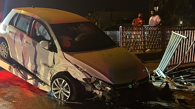 Hatay'da iki otomobilin çarpışması sonucu 4 kişi yaralandı