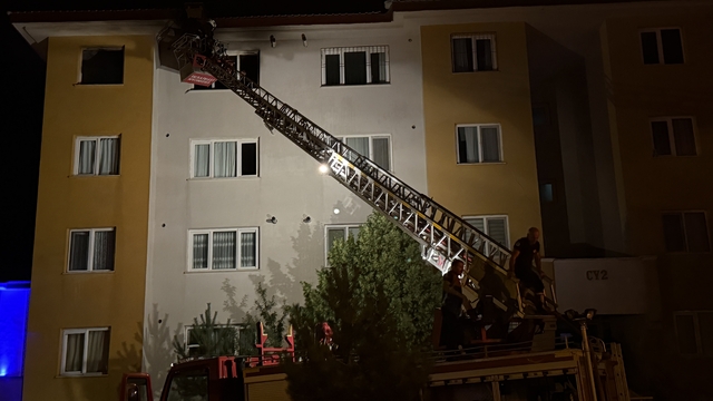 Erzincan'da apartman dairesinde çıkan yangın söndürüldü