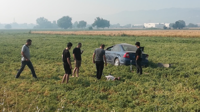 Bursa'da araziye devrilen otomobilin sürücüsü yaralandı