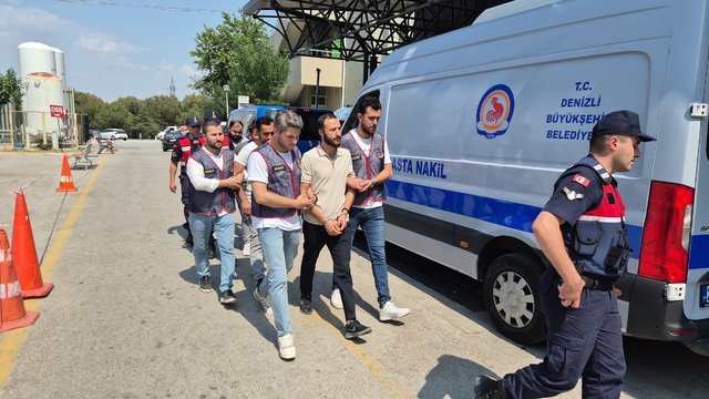 Denizli'de fabrikadan hırsızlıkla ilgili 5 şüpheli yakalandı