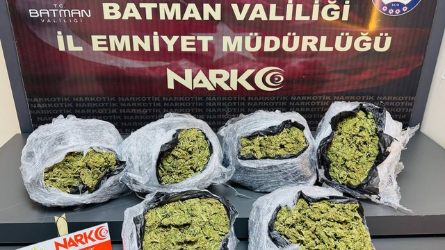 Batman'da kamyonette 5 kilo 400 gram skunk ele geçirildi