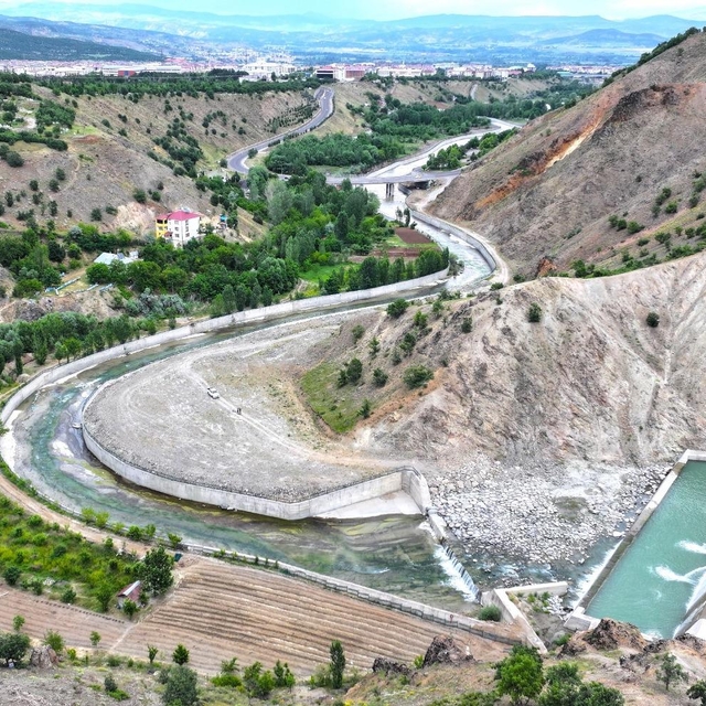 Bingöl Merkez Çapakçur Çayı 2. Kısım Taşkın Koruma çalışması tamamlandı