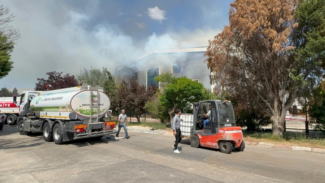 Tekirdağ'da kimyasal üretim yapan fabrikada çıkan yangın söndürüldü