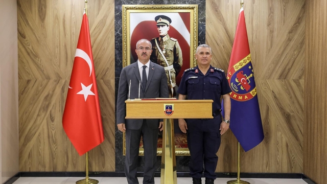 Vali Toraman İl Jandarma Komutanlığını ziyaret etti