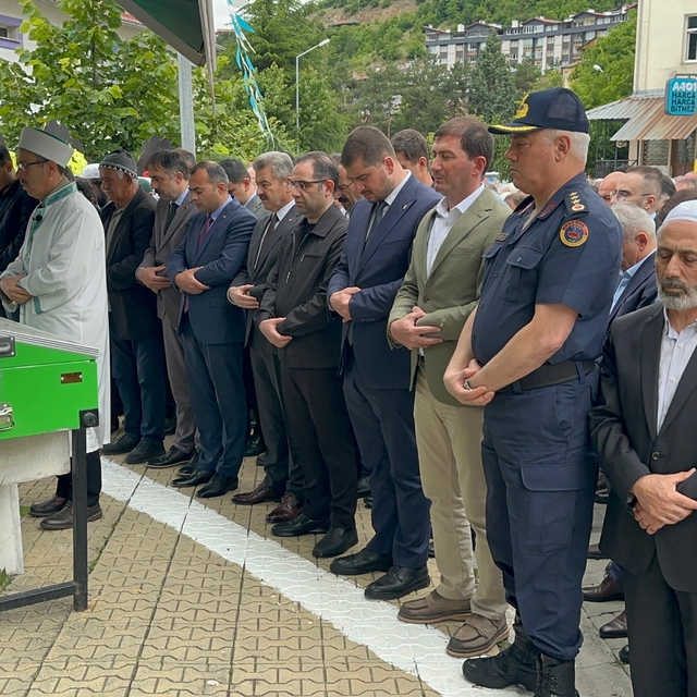 Artvin Sağlık Müdürü Gürol Köroğlu'nun babası son yolculuğuna uğurlandı
