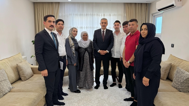 Mardin Valisi Tuncay Akkoyun Dargeçit'te ziyaretlerde bulundu