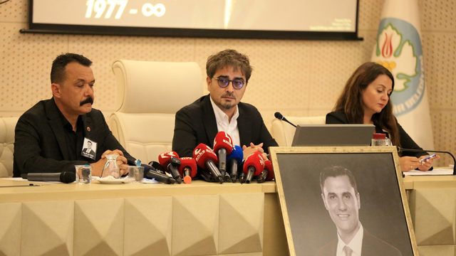 Ferdi Zeyrek'in vefatının ardından Manisa Büyükşehir Belediye Başkanlığına Besim Dutlulu seçildi