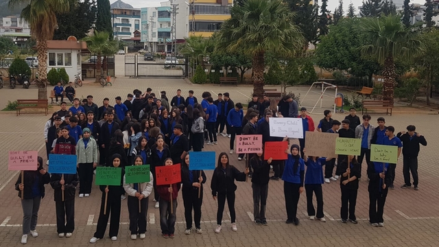 Kozan'da lise öğrencilerinden eTwinning Projesi