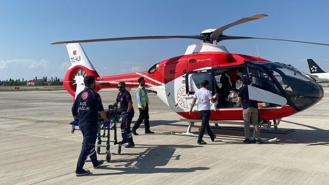 Van'da diyabet hastası genç, ambulans helikopterle hastaneye nakledildi