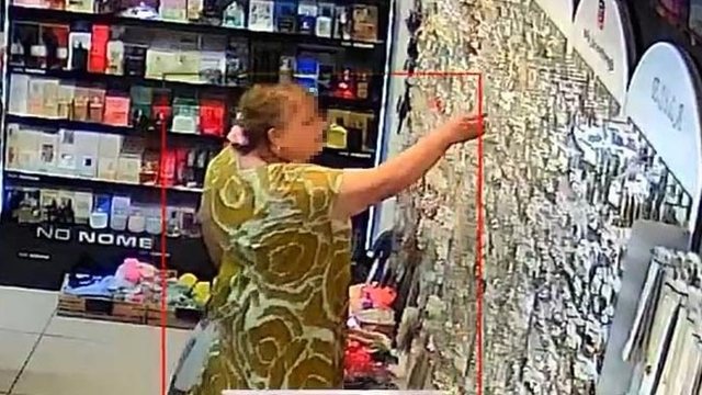 Mağazadan hırsızlık kamerada