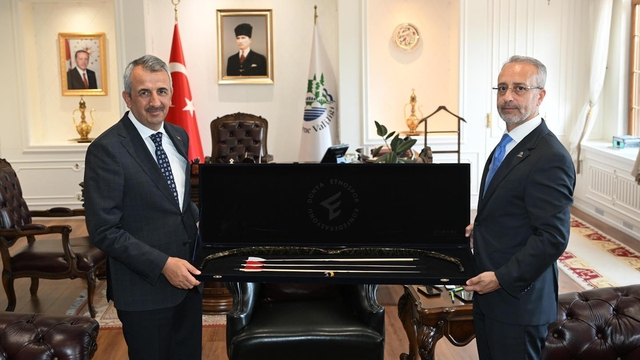 Dünya Etnospor Konfederasyonu Başkan Vekili Kazancı'dan, Vali Sezer'e ziyaret