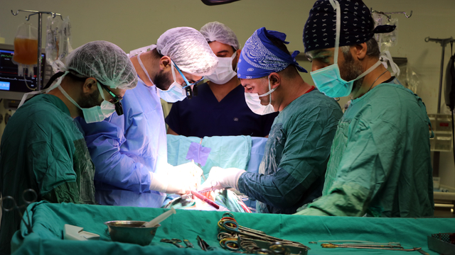 Van'da 4,5 yılda 1007 açık kalp ameliyatı gerçekleştirdi