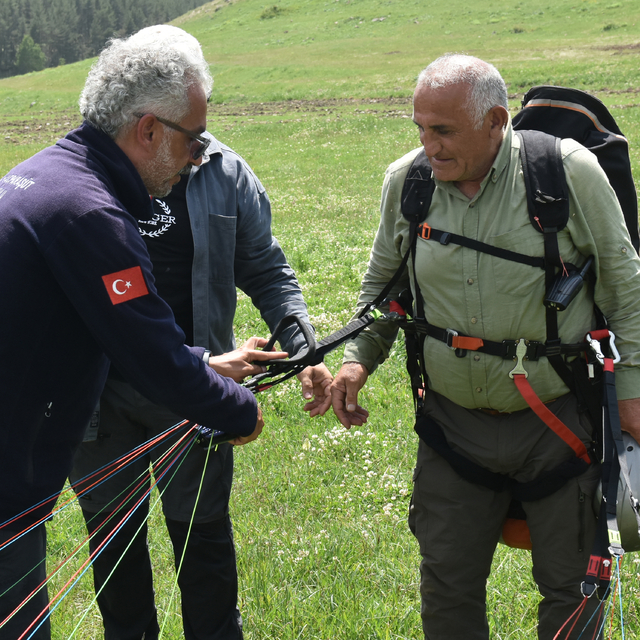 Artvin'de Türk Hava Kurumunca 10 kişiye yamaç paraşütü eğitimi verdi