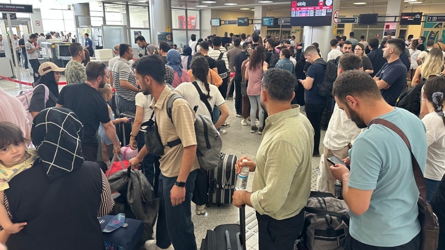 Hava sahası kapalı olan Irak ve Ürdün'den gelenler, Şırnak'tan uçuyor