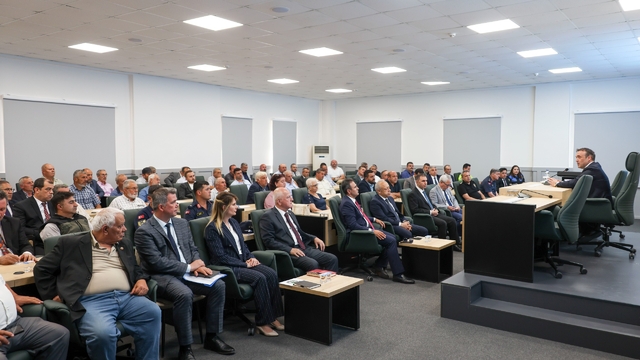 Bilecik Valisi Sözer muhtarlarla bir araya geldi