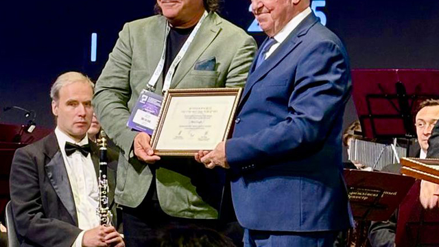 Türk profesöre Rusya'dan onursal üyelik belgesi