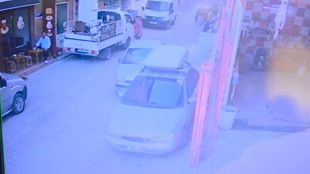 Kalp krizi geçiren sürücü, otomobiliyle 4 araca çarptı