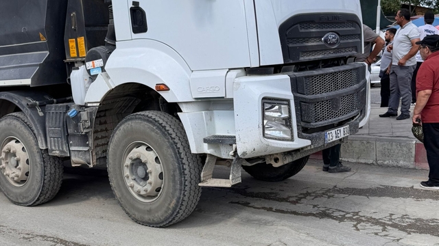 Malatya'da kamyonun çarptığı yaya ağır yaralandı