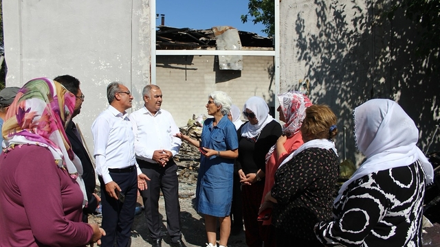 Elazığ Tarım ve Orman İl Müdürü Taşkesen, Ağın'da yangında zarar gören iş yerlerini ziyaret etti